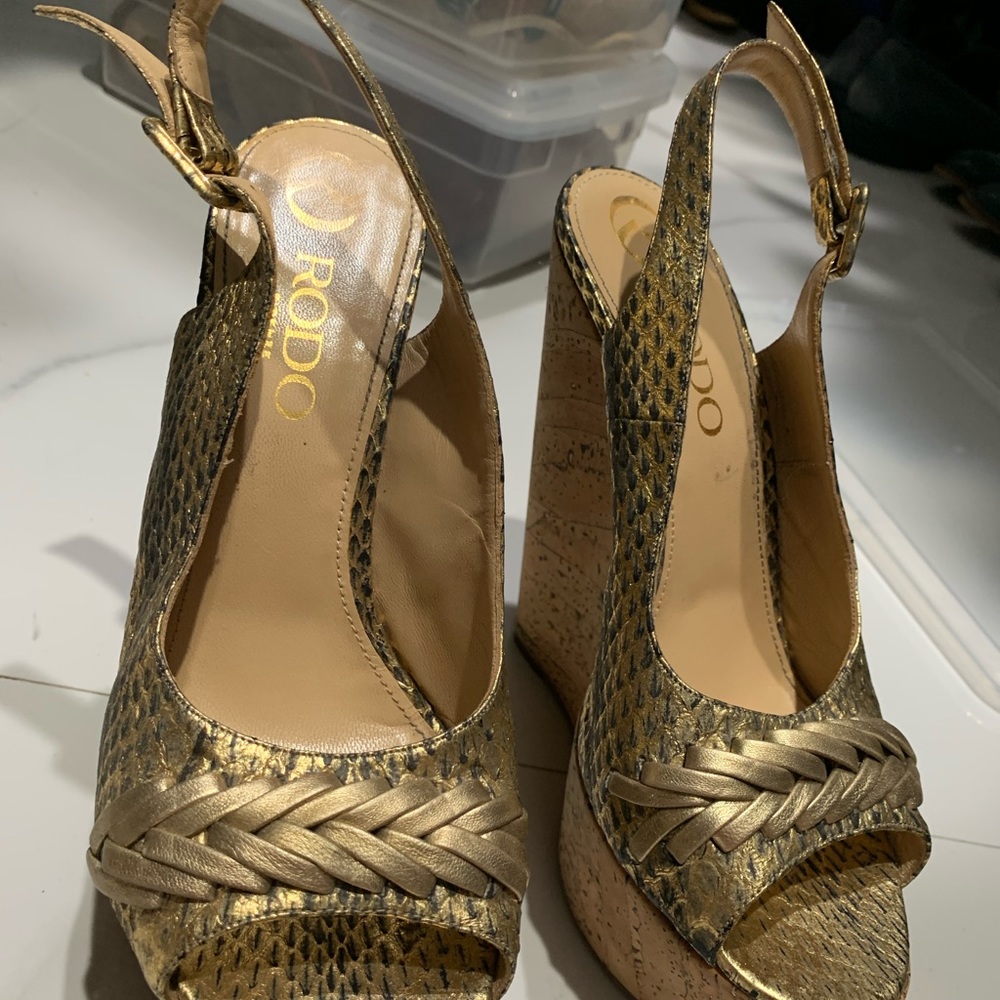 Rodo Wedges - Picture 3 of 5